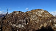 56 Zoom su Foldone (1502 m) a dx e Sornadello (1538 m) a sx